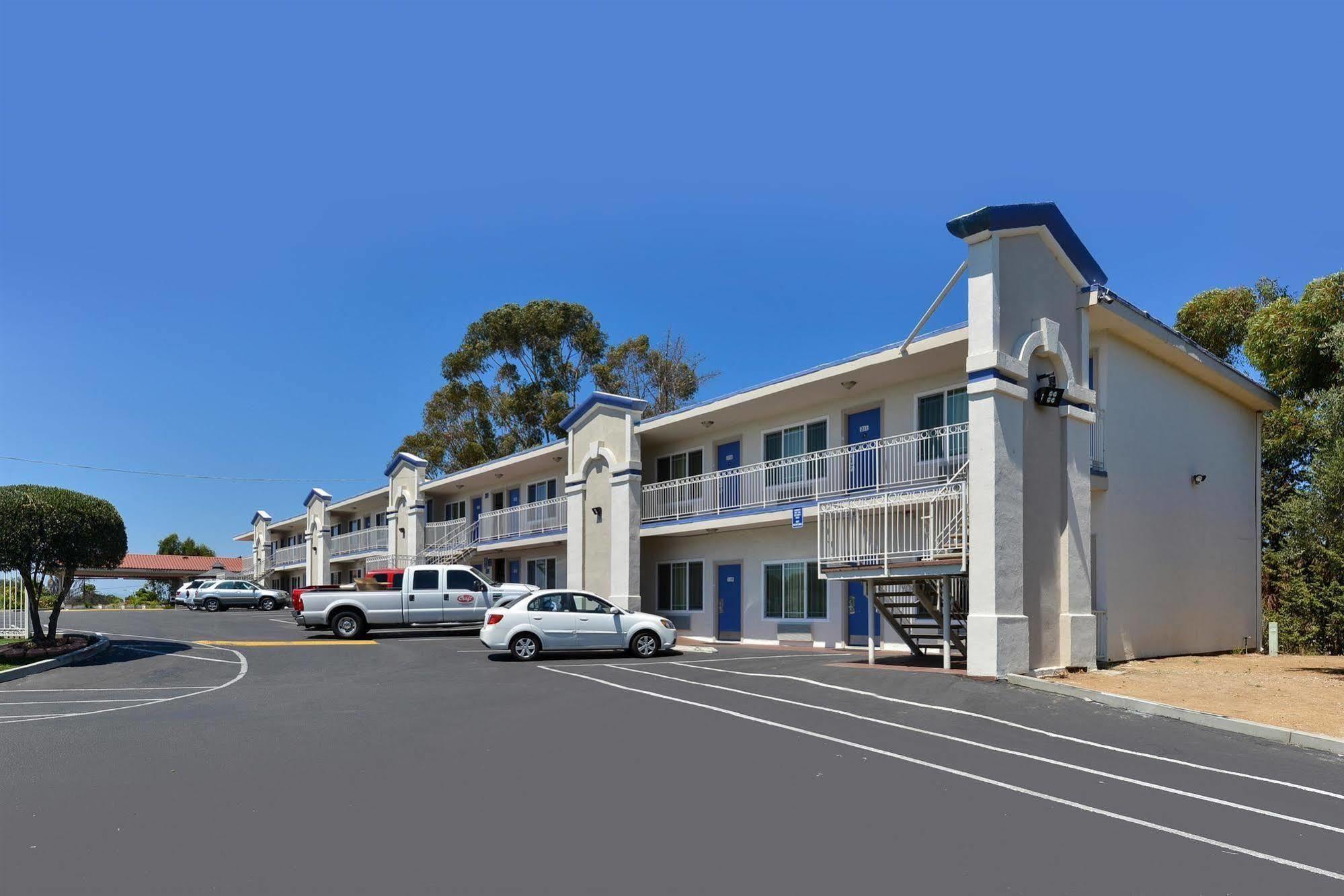 Motel 6-Vista, Ca Zewnętrze zdjęcie